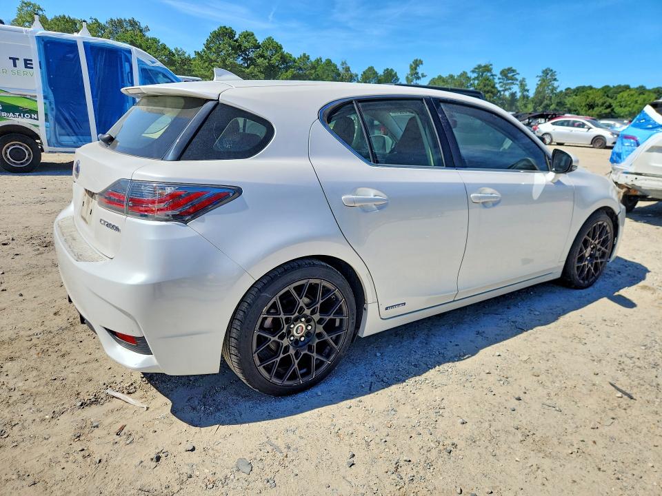 64226756 :رقم المزاد ، JTHKD5BHXF2226054 vin ، 2015 Lexus Ct مزاد بيع