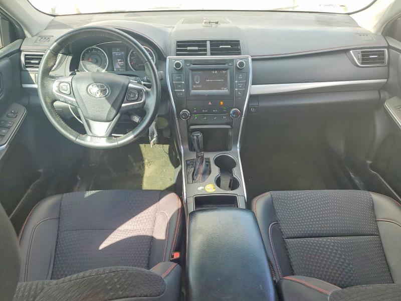 64132136 :رقم المزاد ، 4T1BF1FKXFU903923 vin ، 2015 Toyota Camry مزاد بيع