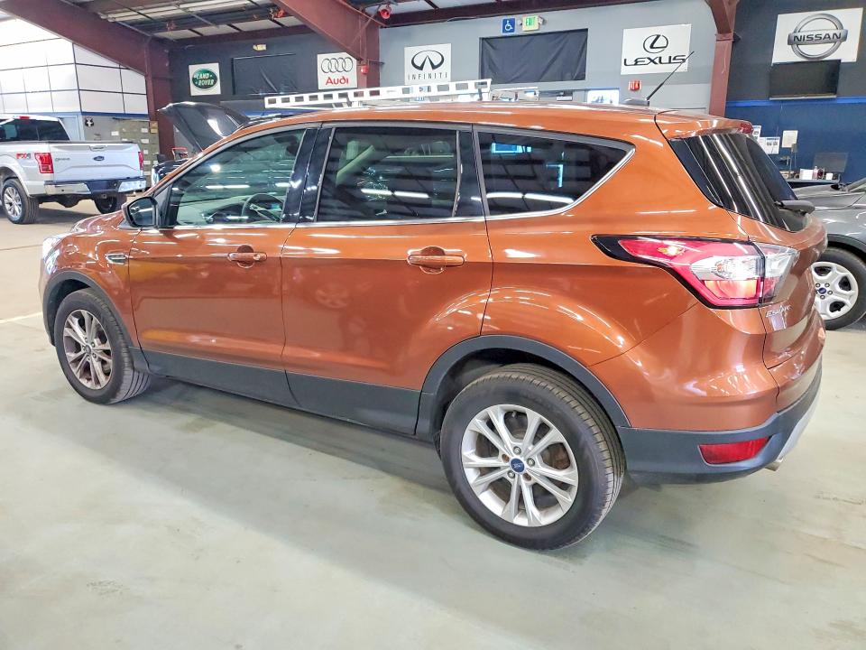 64777126 :رقم المزاد ، 1FMCU9GD1HUA86966 vin ، 2017 Ford Escape مزاد بيع