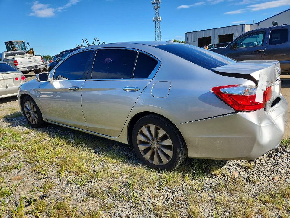 2015 Honda Accord მანქანა იყიდება აუქციონზე, vin: 1HGCR2F83FA174144, აუქციონის ნომერი: 64555336