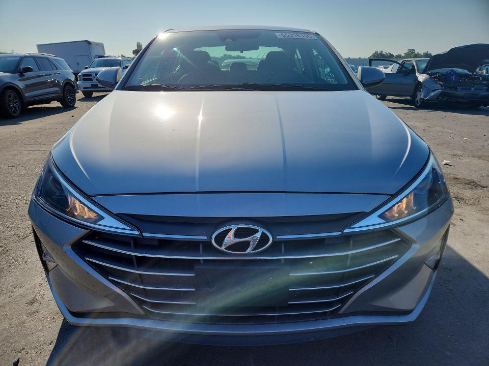 2020 Hyundai Elantra მანქანა იყიდება აუქციონზე, vin: 5NPD84LF3LH555470, აუქციონის ნომერი: 65318156