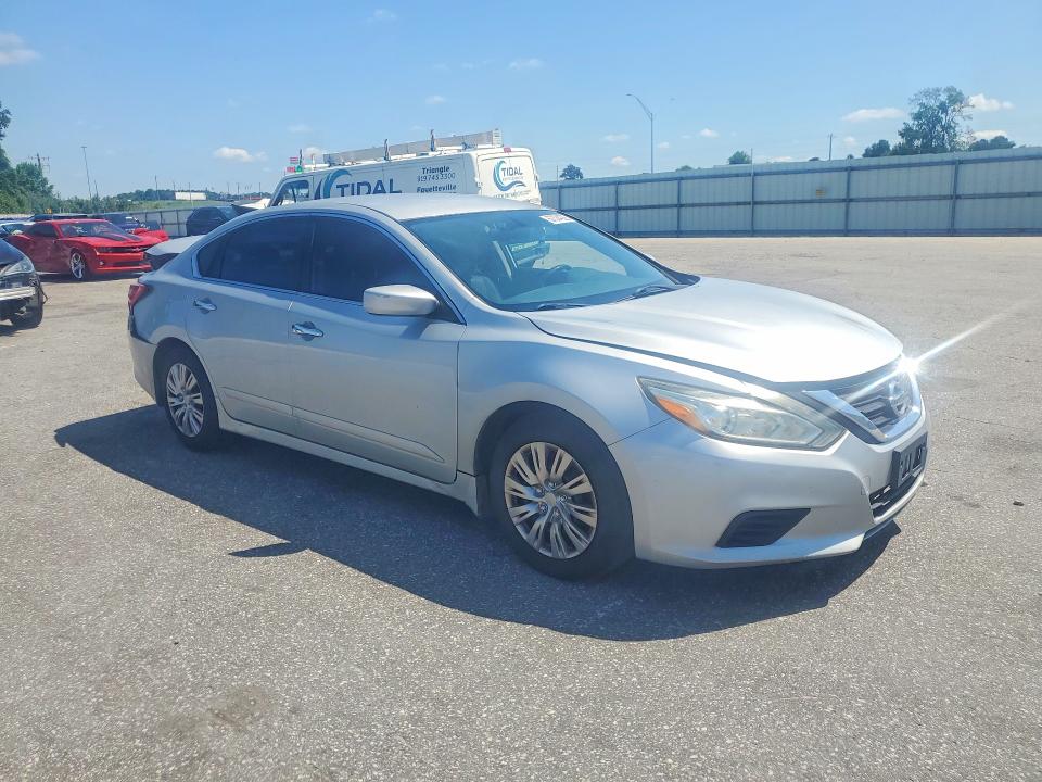 2017 Nissan Altima მანქანა იყიდება აუქციონზე, vin: 1N4AL3AP2HC124716, აუქციონის ნომერი: 67324086