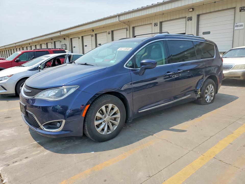 64110846 :رقم المزاد ، 2C4RC1BG3JR246563 vin ، 2018 Chrysler Pacifica مزاد بيع