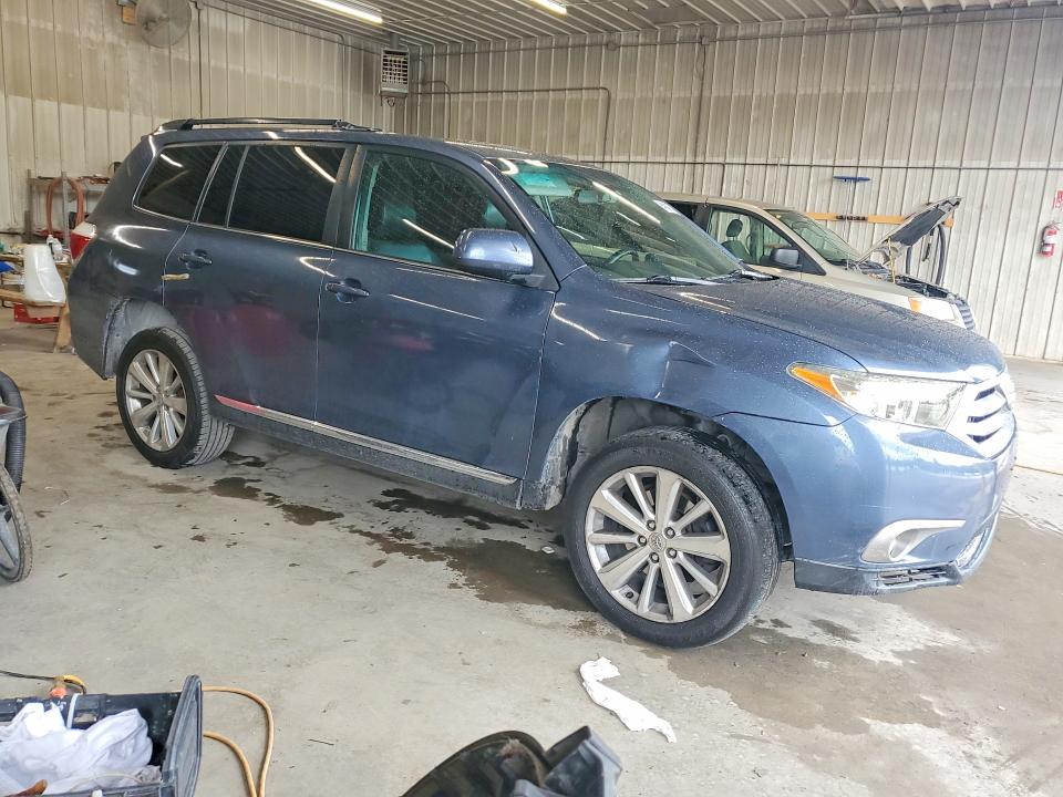 Продажа на аукционе авто 2012 Toyota Highlander, vin: 5TDBK3EH1CS169982, номер лота: 64001576