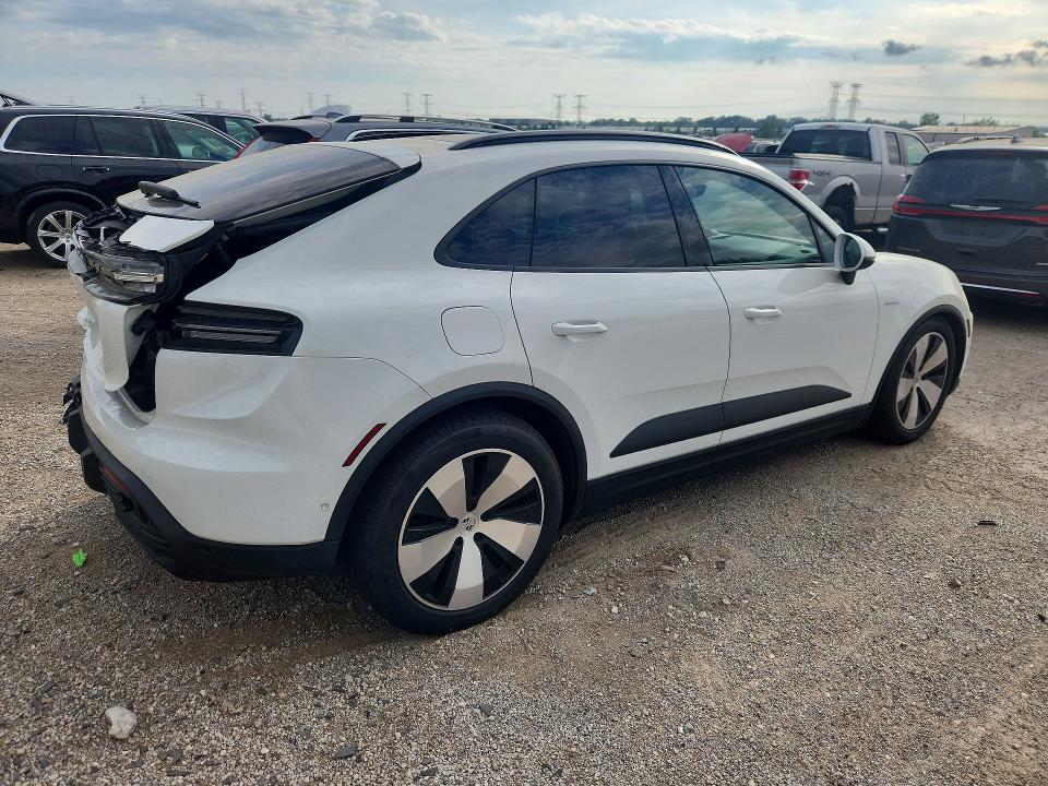 65736866 :رقم المزاد ، WP1AA2XA1SL000355 vin ، 2025 Porsche Macan مزاد بيع