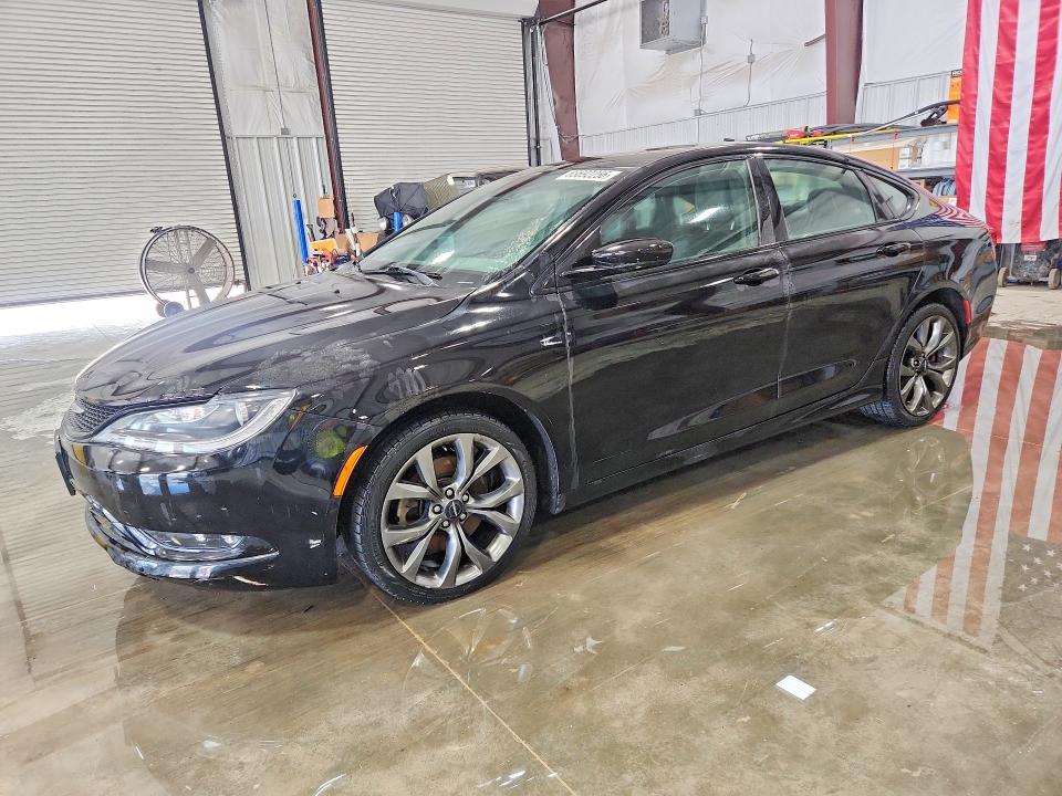 63692256 :رقم المزاد ، 1C3CCCBG6FN551517 vin ، 2015 Chrysler 200 مزاد بيع