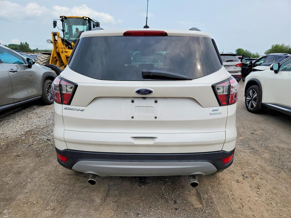 64634636 :رقم المزاد ، 1FMCU0GD9HUC15435 vin ، 2017 Ford Escape مزاد بيع