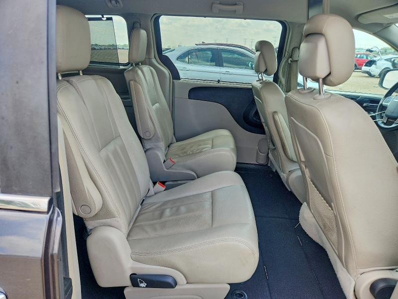 2016 Chrysler Town & Country მანქანა იყიდება აუქციონზე, vin: 2C4RC1BGXGR247881, აუქციონის ნომერი: 63506166