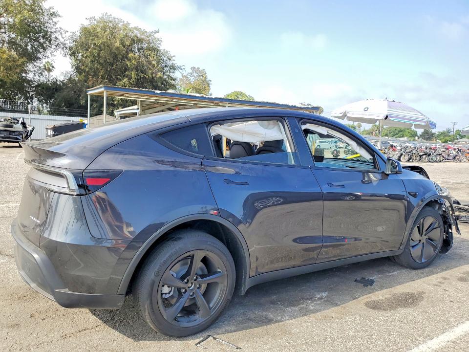 64068266 :رقم المزاد ، 7SAYGDEEXTF564211 vin ، 2026 Tesla Model Y مزاد بيع