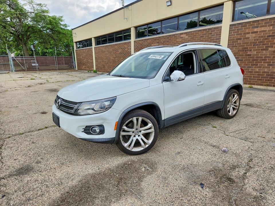 2016 Volkswagen Tiguan მანქანა იყიდება აუქციონზე, vin: WVGBV7AX9GW591737, აუქციონის ნომერი: 63443776