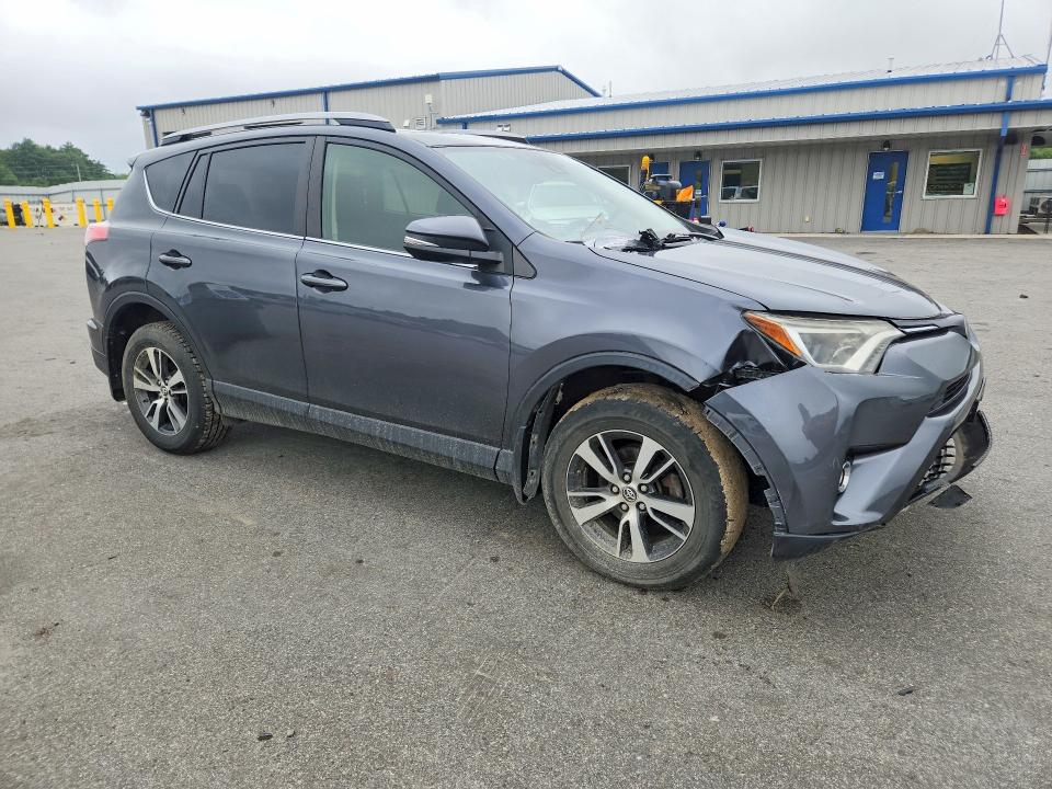 2017 Toyota Rav4 მანქანა იყიდება აუქციონზე, vin: JTMRFREV1HD205135, აუქციონის ნომერი: 64929506
