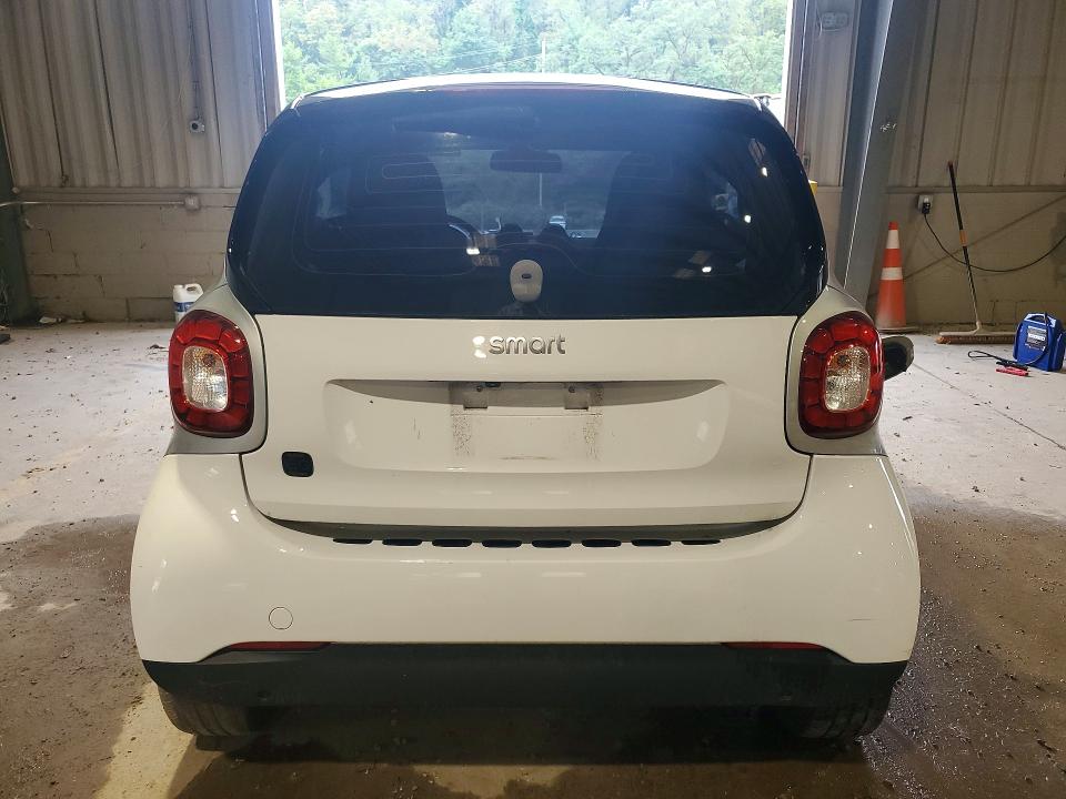 Aukcja sprzedaży 2018 Smart Fortwo, vin: WMEFJ9BA5JK283701, numer aukcji: 64588906