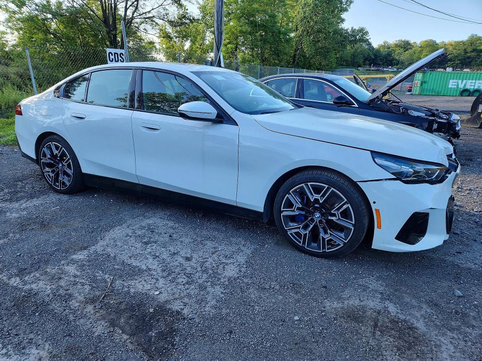 66488946 :رقم المزاد ، WBY13HG04SCS86841 vin ، 2025 Bmw I5 مزاد بيع