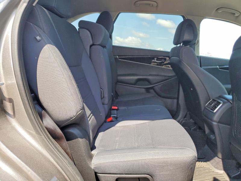63819986 :رقم المزاد ، 5XYPG4A36GG130492 vin ، 2016 Kia Sorento مزاد بيع