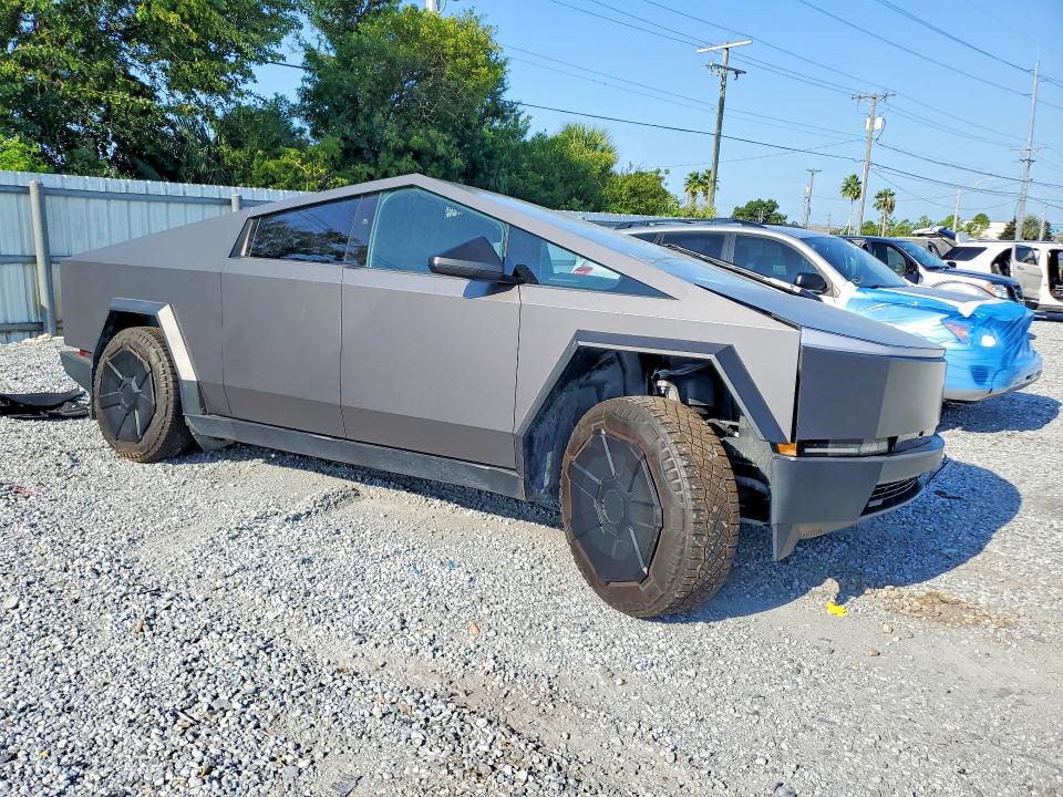 2024 Tesla Cybertruck მანქანა იყიდება აუქციონზე, vin: 7G2CEHED6RA056963, აუქციონის ნომერი: 65233796