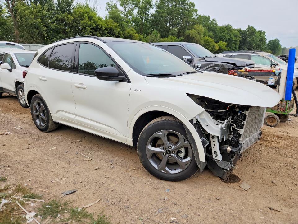 64921476 :رقم المزاد ، 1FMCU9MN9PUA07605 vin ، 2023 Ford Escape مزاد بيع