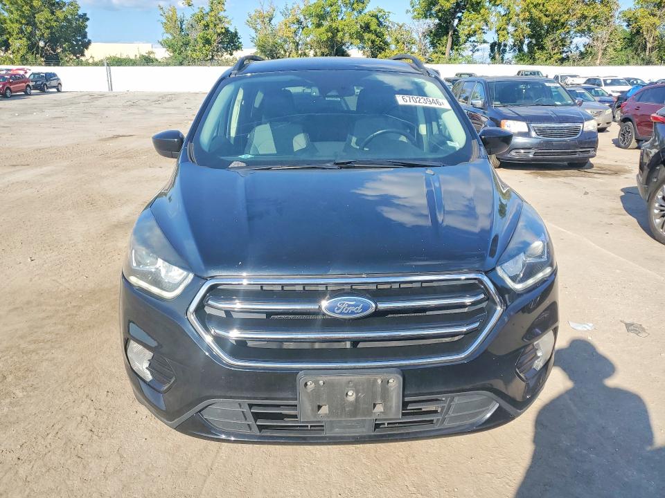 2018 Ford Escape მანქანა იყიდება აუქციონზე, vin: 1FMCU9GD8JUB83488, აუქციონის ნომერი: 67023946