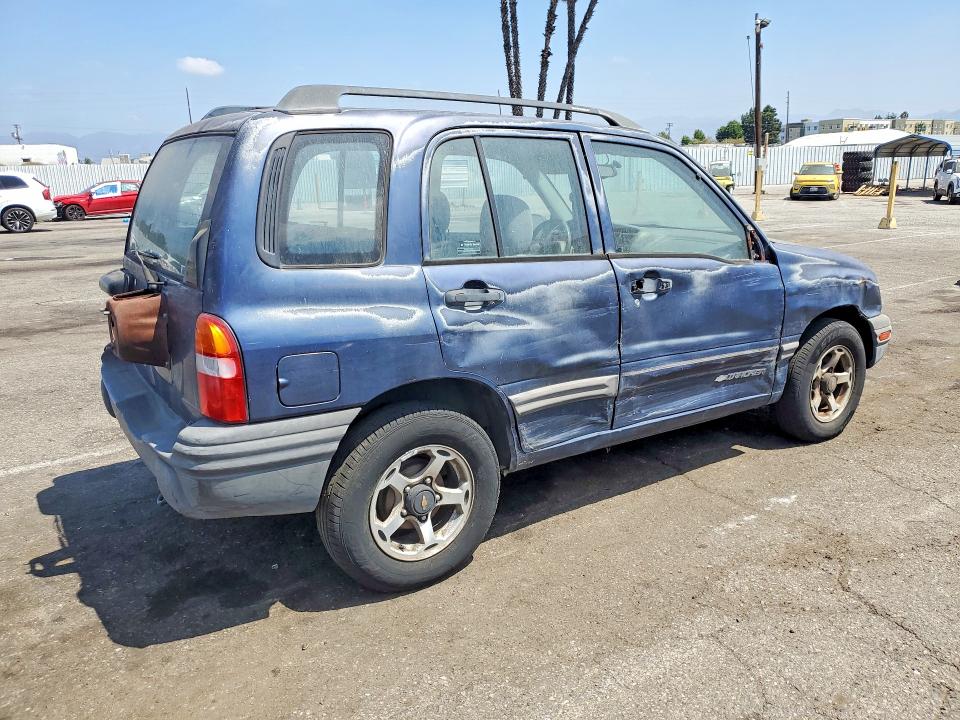 65065766 :رقم المزاد ، 2CNBE13C4Y6905118 vin ، 2000 Chevrolet Tracker مزاد بيع