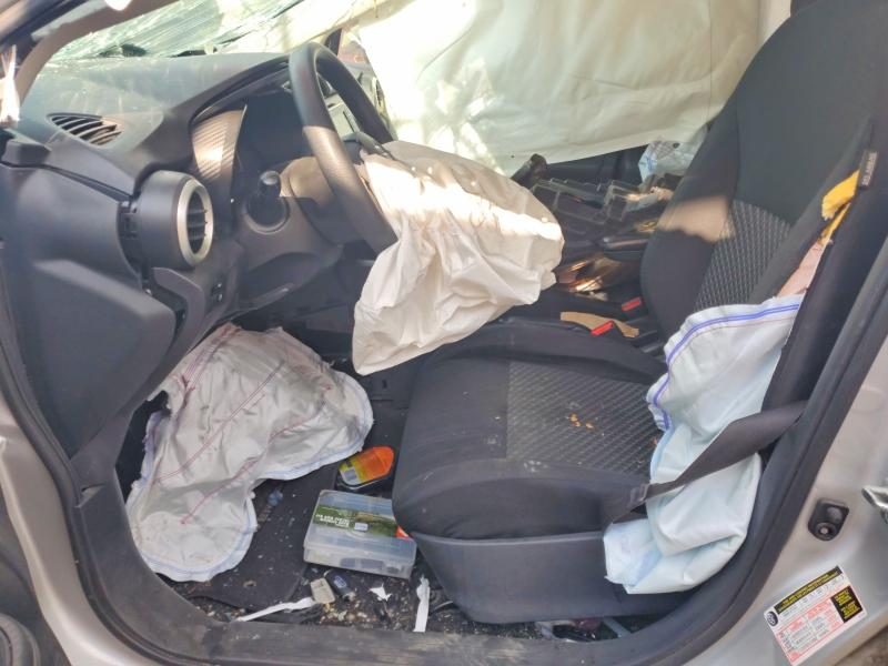 66611266 :رقم المزاد ، 3N1CN8DV1ML858298 vin ، 2021 Nissan Versa مزاد بيع
