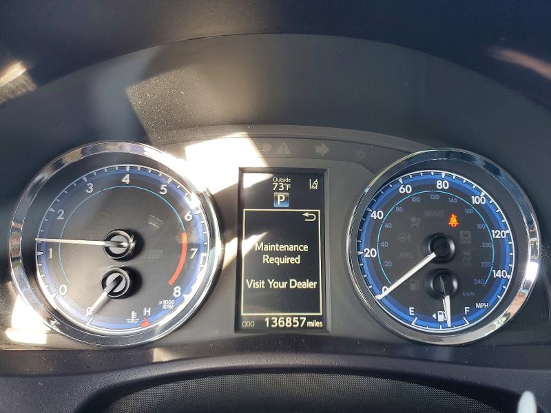 63593136 :رقم المزاد ، 5YFBURHE4JP779301 vin ، 2018 Toyota Corolla مزاد بيع