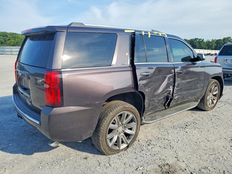 2016 Chevrolet Tahoe მანქანა იყიდება აუქციონზე, vin: 1GNSKCKC7GR285935, აუქციონის ნომერი: 64045816