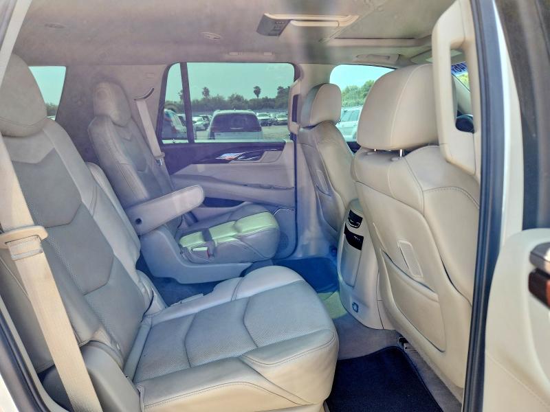 61647746 :رقم المزاد ، 1GYS3BKJ1FR304261 vin ، 2015 Cadillac Escalade مزاد بيع