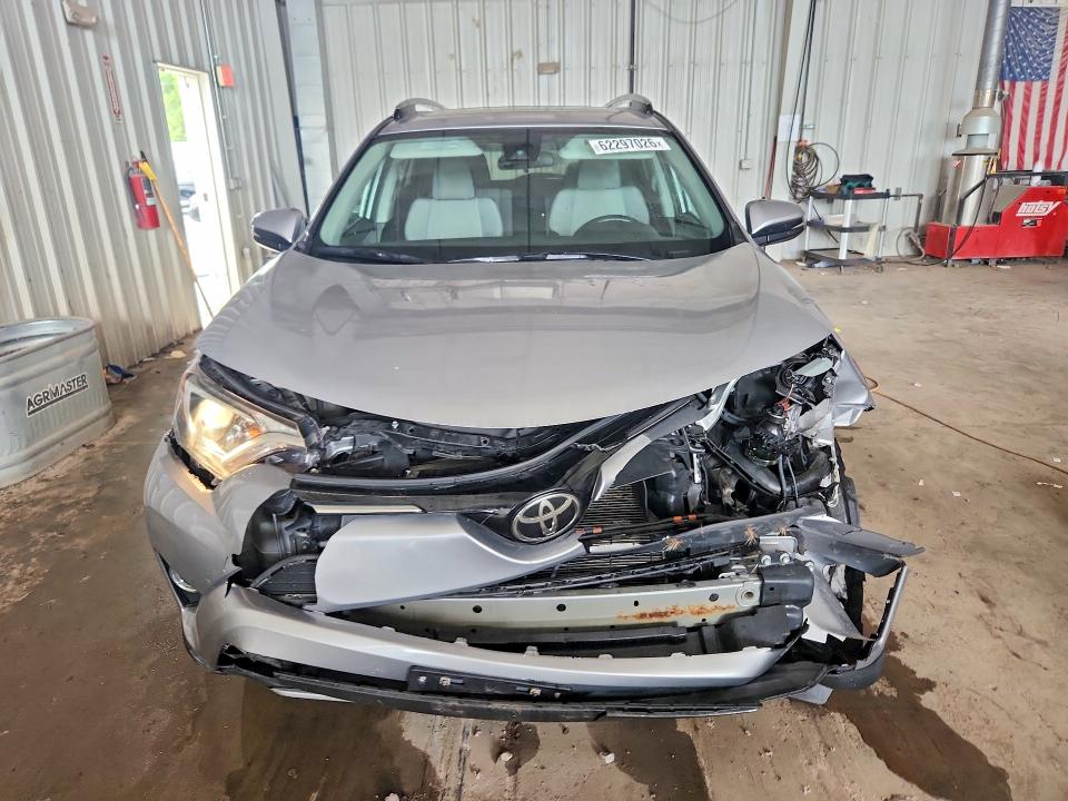 Продажа на аукционе авто 2017 Toyota Rav4, vin: 2T3RFREV8HW576831, номер лота: 62297026
