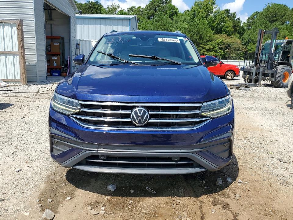 64989206 :رقم المزاد ، 3VV3B7AX6NM018651 vin ، 2022 Volkswagen Tiguan مزاد بيع