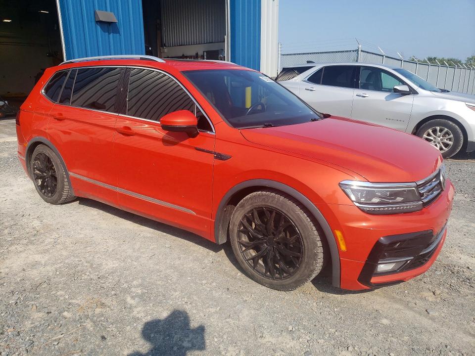 Продажа на аукционе авто 2018 Volkswagen Tiguan, vin: 3VV4B7AX9JM155324, номер лота: 64243626