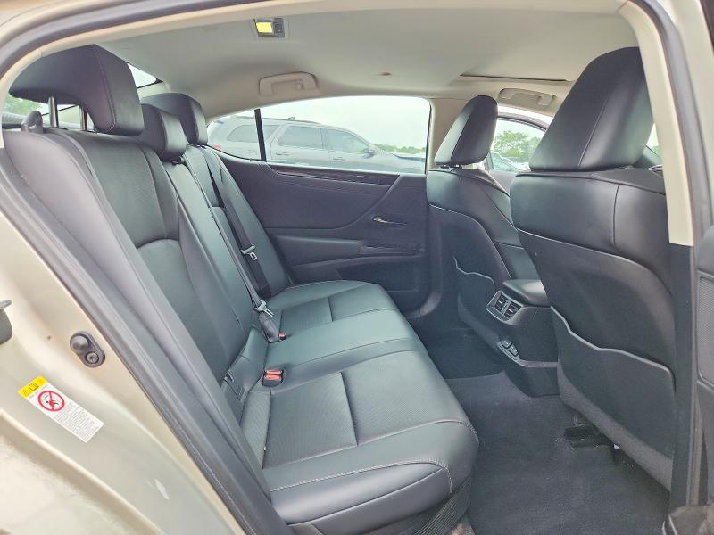 65365646 :رقم المزاد ، 58AB21B15KU002437 vin ، 2019 Lexus Es مزاد بيع