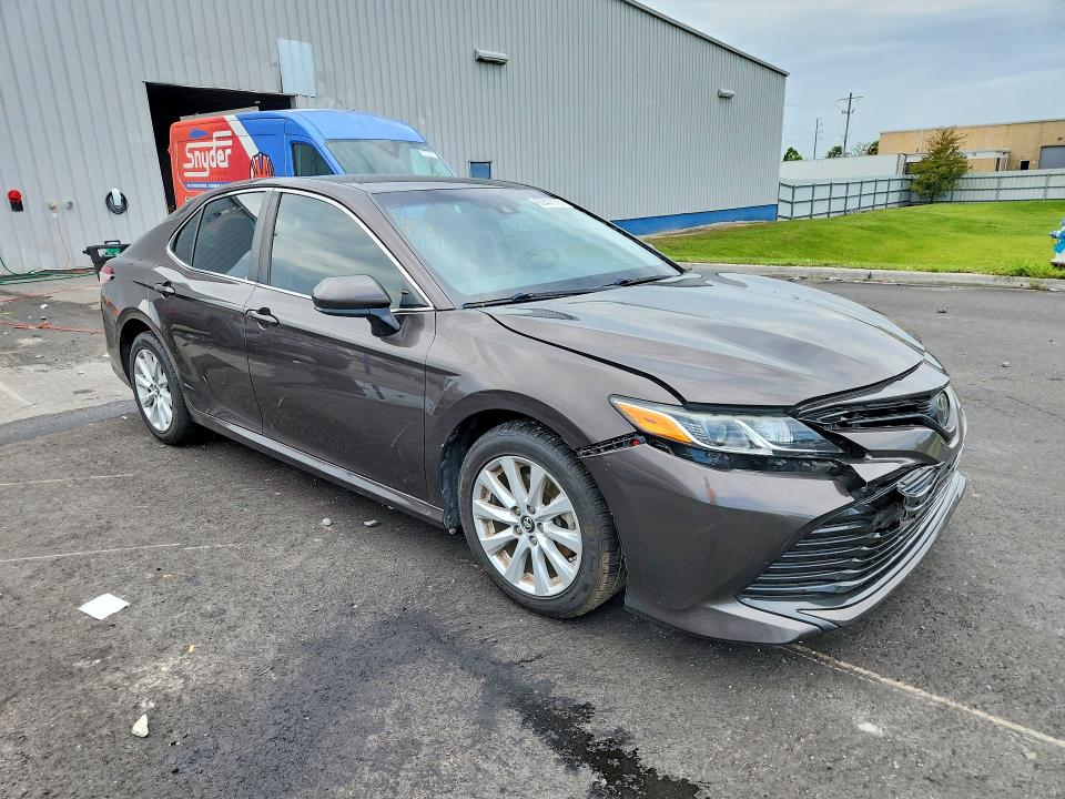Продаж на аукціоні авто 2018 Toyota Camry, vin: 4T1B11HK6JU574237, номер лоту: 63441176