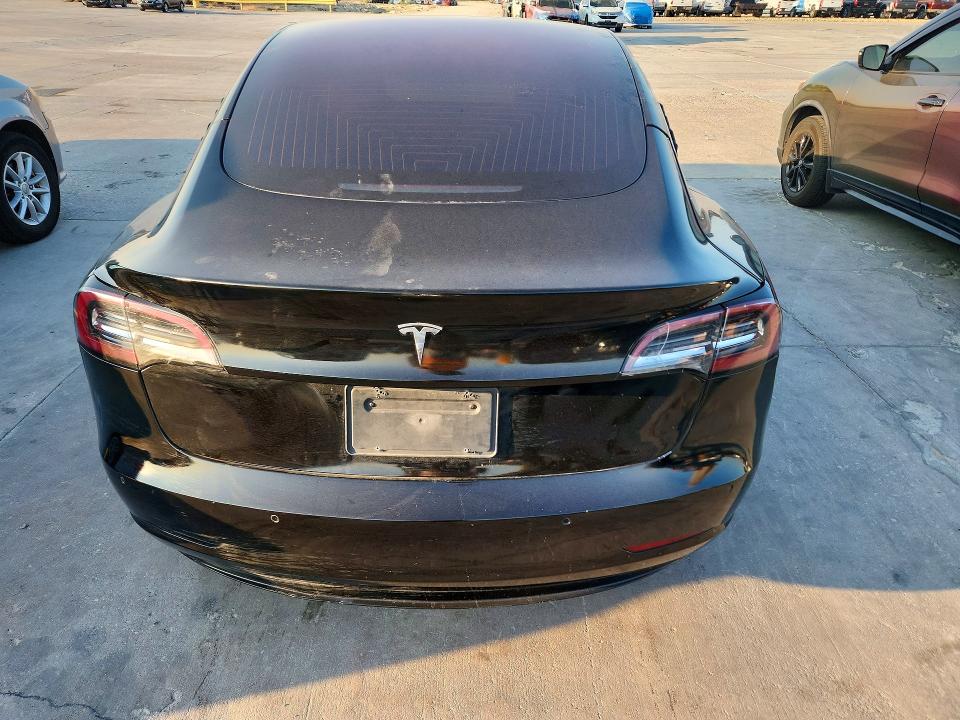 Продажа на аукционе авто 2018 Tesla Model 3, vin: 5YJ3E1EA2JF172376, номер лота: 63414176