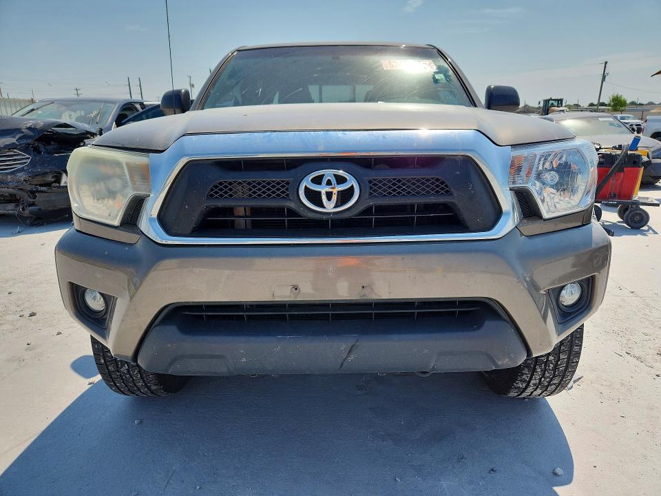 2015 Toyota Tacoma მანქანა იყიდება აუქციონზე, vin: 5TFJU4GN3FX076121, აუქციონის ნომერი: 63470026