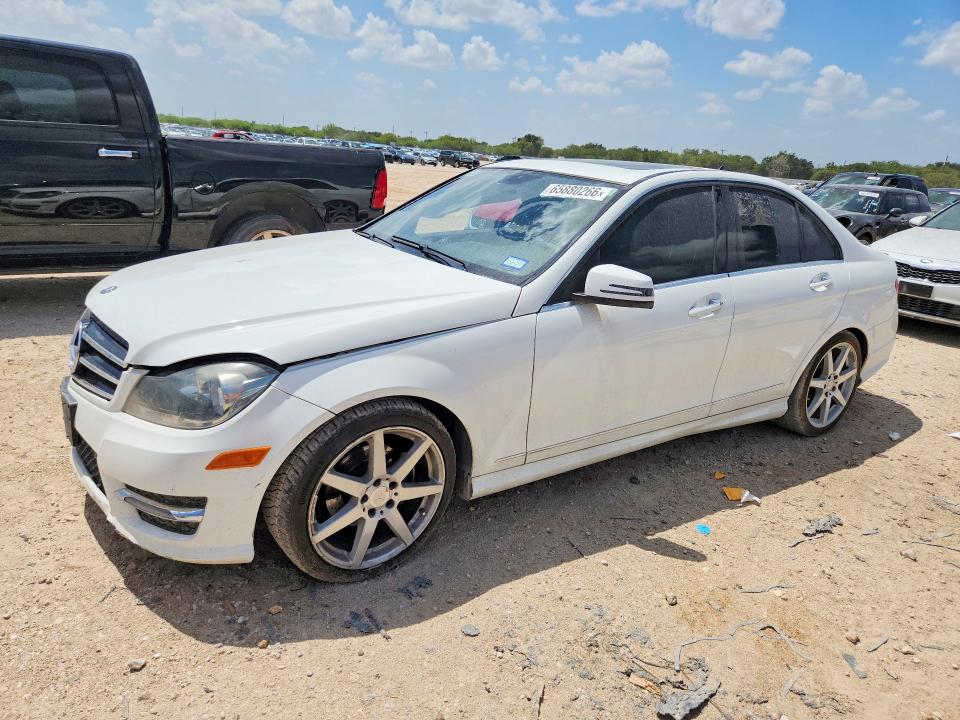 2014 Mercedes-benz C მანქანა იყიდება აუქციონზე, vin: WDDGF4HB0EA957746, აუქციონის ნომერი: 65880266