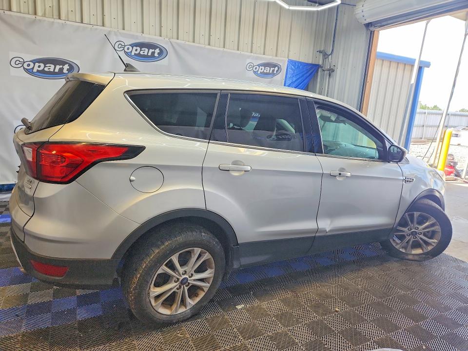66022296 :رقم المزاد ، 1FMCU0G99KUB66563 vin ، 2019 Ford Escape مزاد بيع