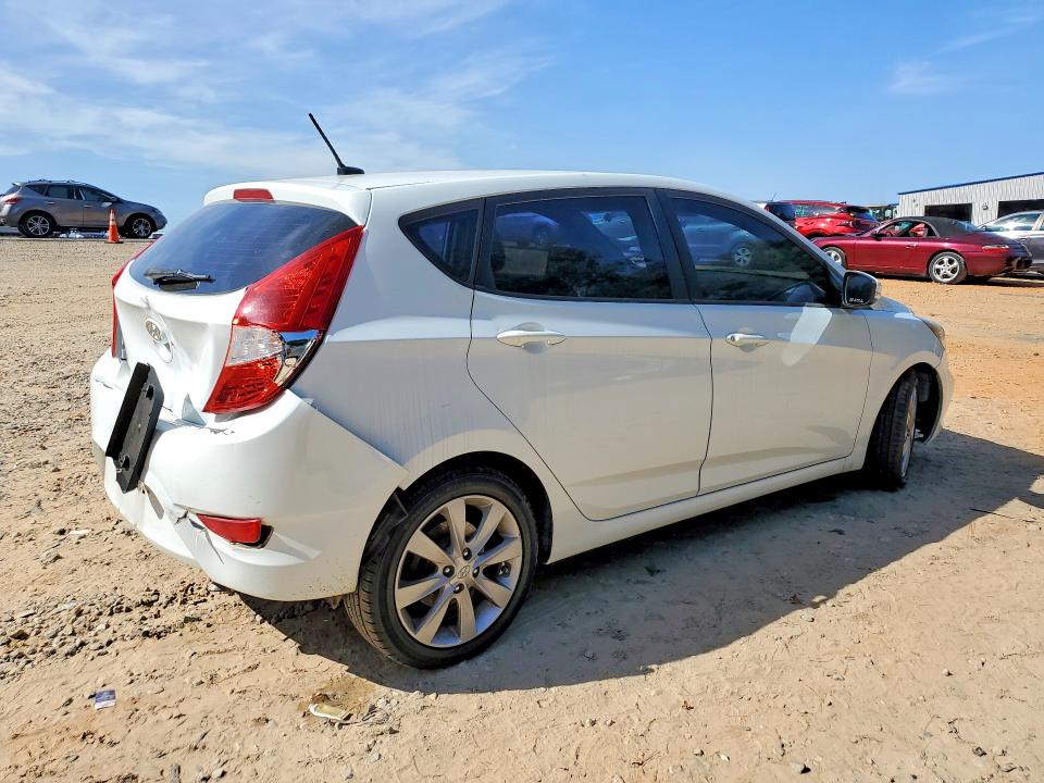 Продаж на аукціоні авто 2013 Hyundai Accent, vin: KMHCU5AE7DU133812, номер лоту: 65721376