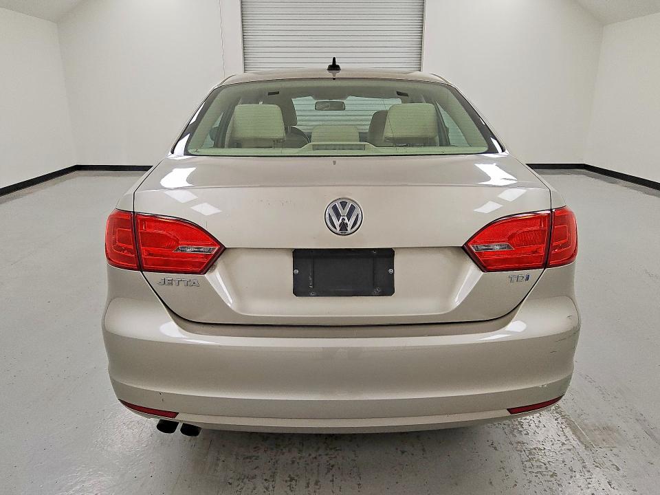 2014 Volkswagen Jetta მანქანა იყიდება აუქციონზე, vin: 3VWLL7AJ5EM246161, აუქციონის ნომერი: 60092296