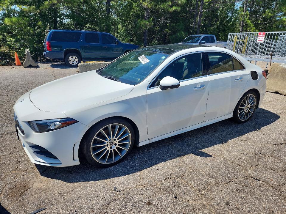2019 Mercedes-benz A მანქანა იყიდება აუქციონზე, vin: WDD3G4EB3KW005645, აუქციონის ნომერი: 59888586