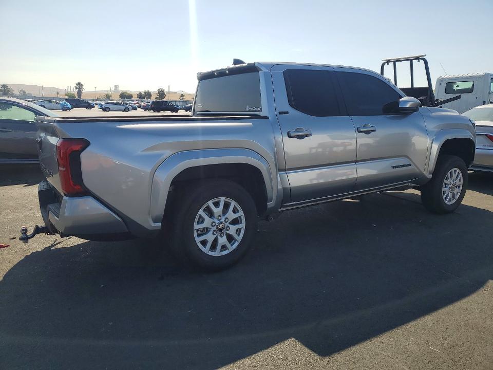 2025 Toyota Tacoma მანქანა იყიდება აუქციონზე, vin: 3TMLB5JN2SM173047, აუქციონის ნომერი: 63863606