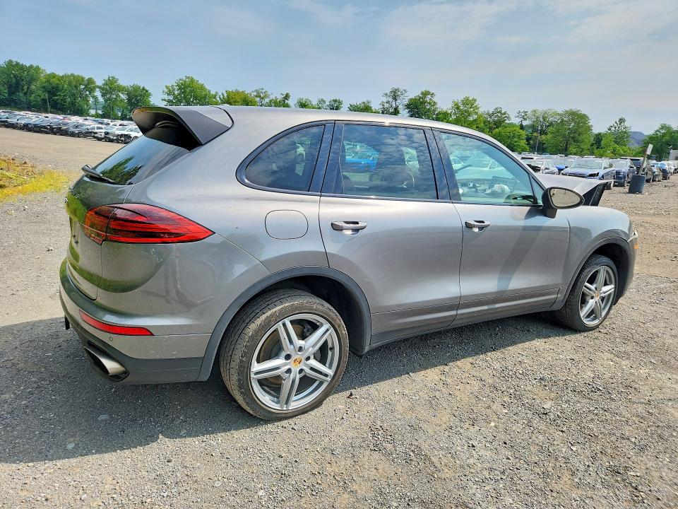 64050206 :رقم المزاد ، WP1AA2A20HKA90181 vin ، 2017 Porsche Cayenne مزاد بيع