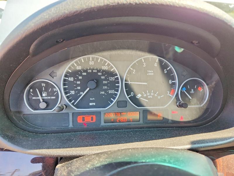 2001 Bmw 330 მანქანა იყიდება აუქციონზე, vin: WBAAV53411FJ64628, აუქციონის ნომერი: 64058716