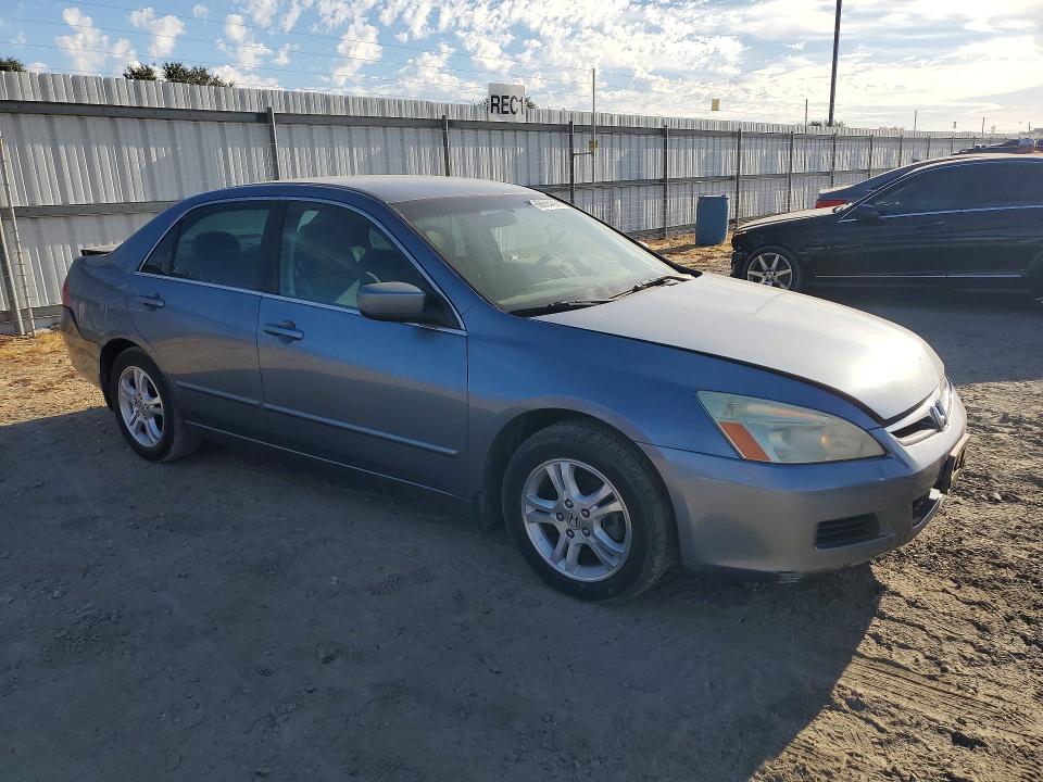 66065436 :رقم المزاد ، 1HGCM55347A107365 vin ، 2007 Honda Accord مزاد بيع