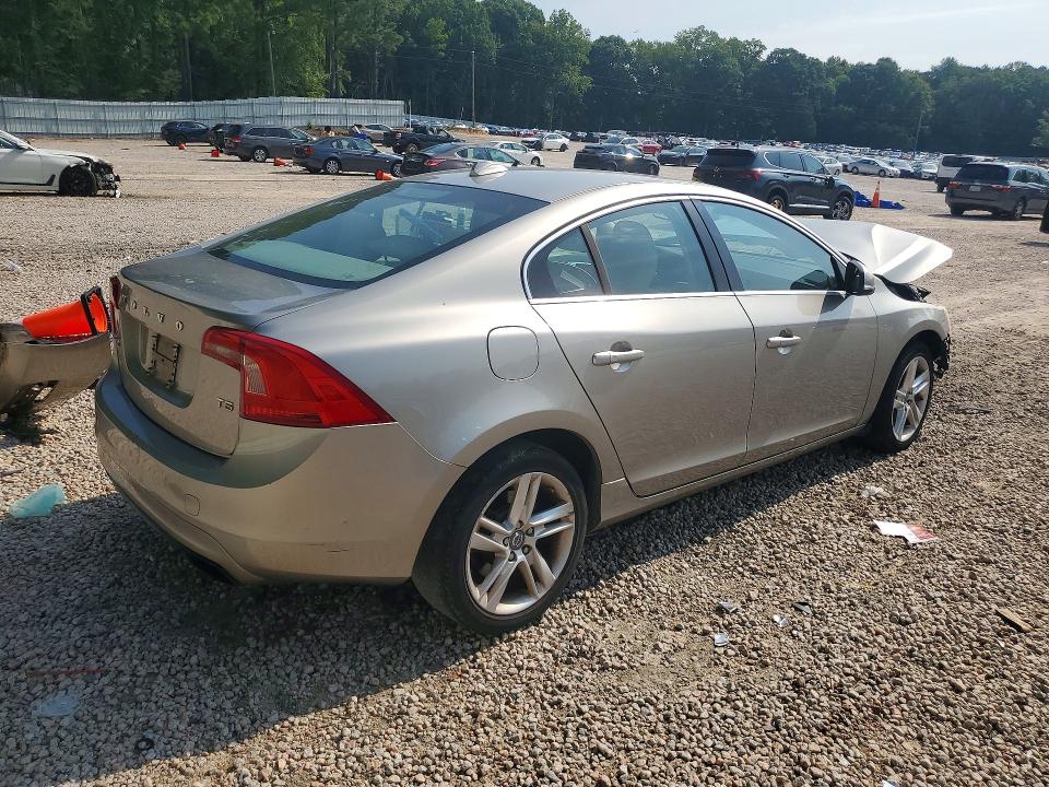 2015 Volvo S60 მანქანა იყიდება აუქციონზე, vin: YV140MFB7F1314615, აუქციონის ნომერი: 62957006