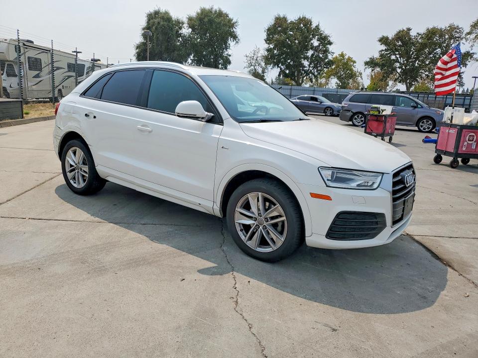 66805316 :رقم المزاد ، WA1BCCFS1JR012160 vin ، 2018 Audi Q3 مزاد بيع