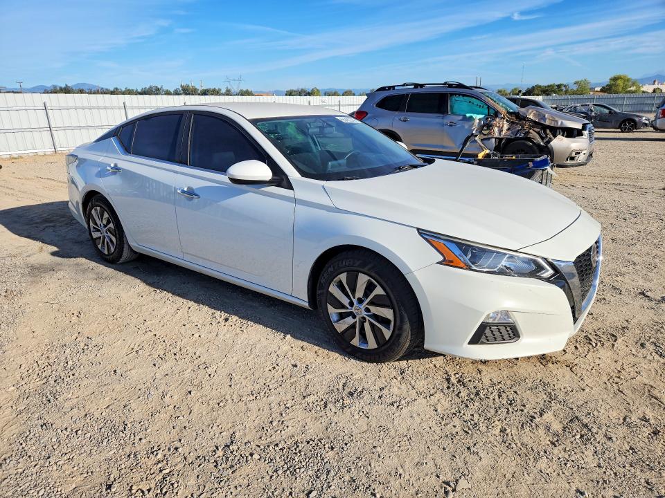 66482246 :رقم المزاد ، 1N4BL4BV0KC233805 vin ، 2019 Nissan Altima مزاد بيع