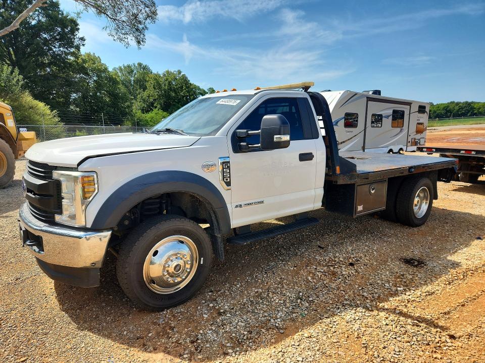 Auction sale of the 2019 Ford F550, vin: 1FDUF5HT6KEG63733, lot number: 64488976