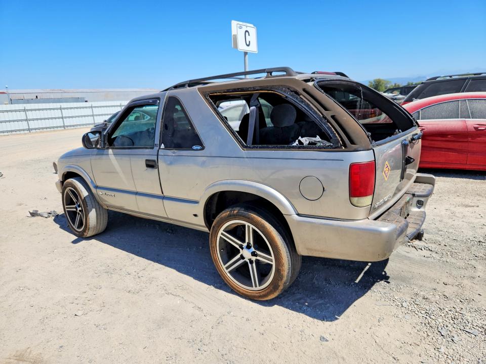 65858756 :رقم المزاد ، 1GNCT18W52K142894 vin ، 2002 Chevrolet Blazer مزاد بيع