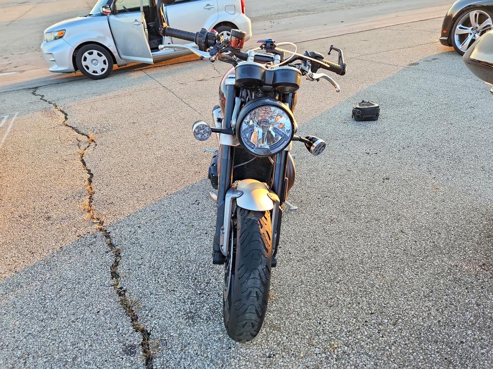 65890386 :رقم المزاد ، SMTD54HF6RTBN9401 vin ، 2024 Triumph Motorcycle Speed Twin مزاد بيع