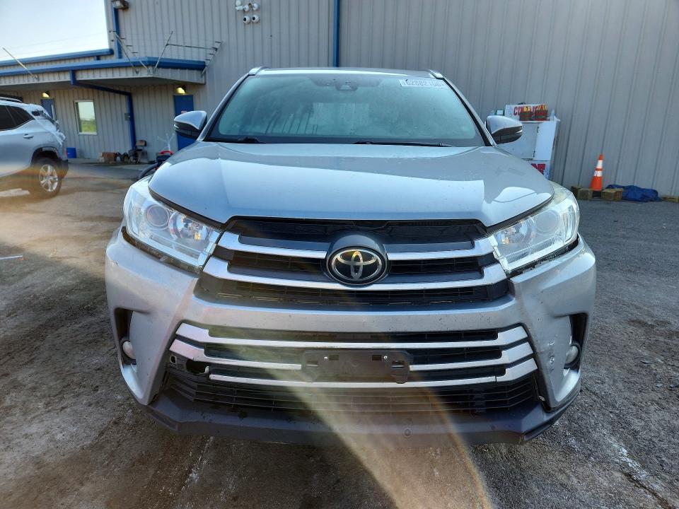 Продаж на аукціоні авто 2017 Toyota Highlander, vin: 5TDJZRFH8HS508995, номер лоту: 62882106