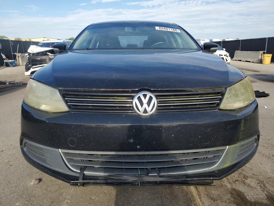 65401186 :رقم المزاد ، 3VWDX7AJ9DM353947 vin ، 2013 Volkswagen Jetta مزاد بيع